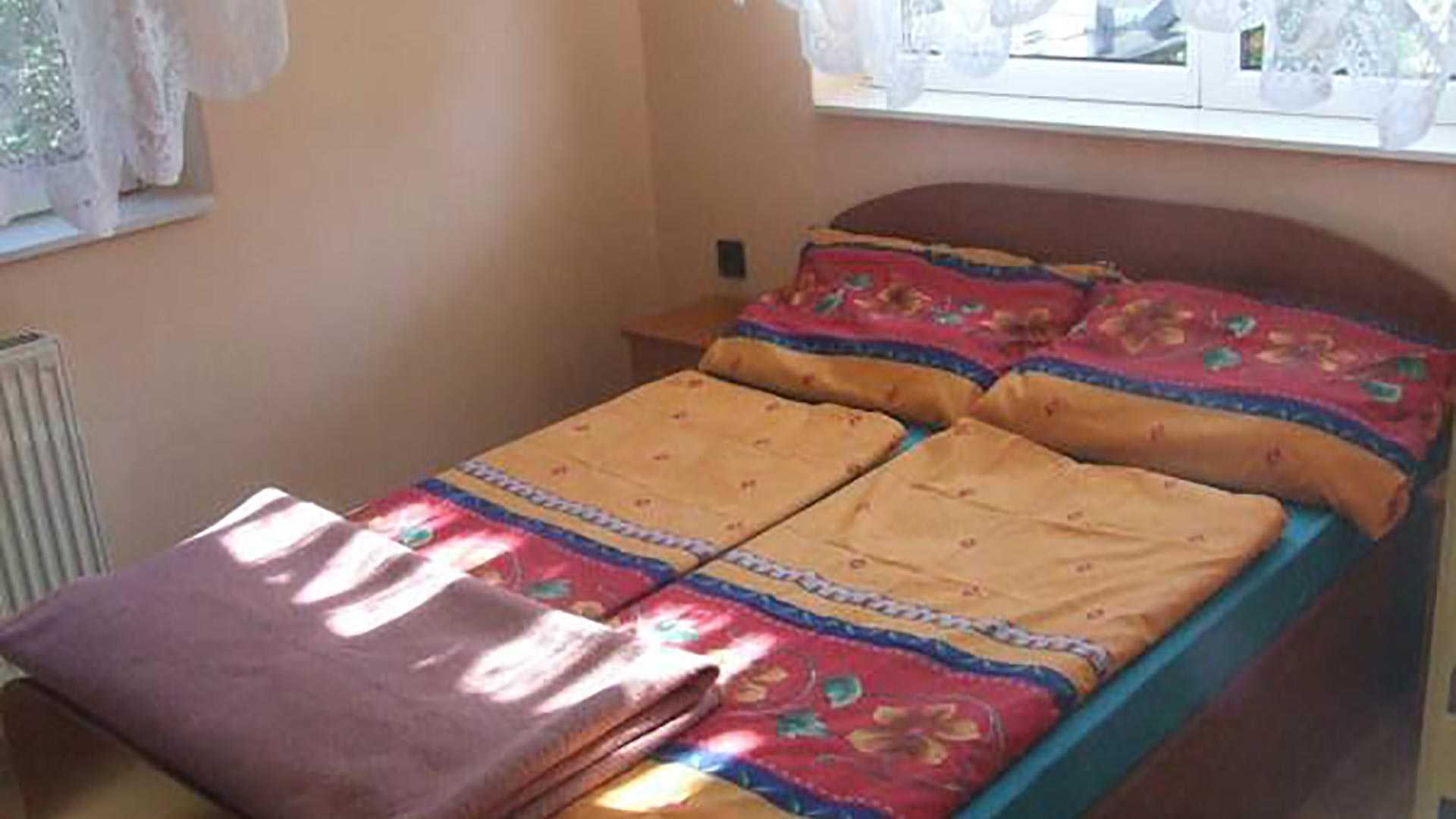 Nagy ház alsó szint szoba