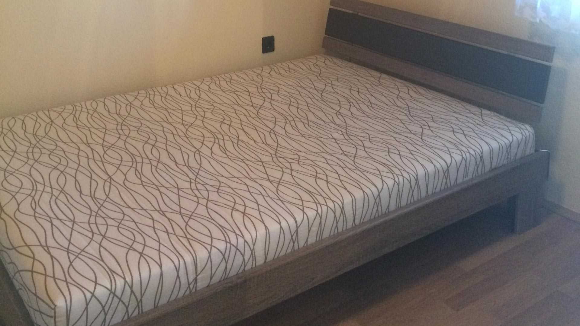 Nagy ház felső szint szoba
